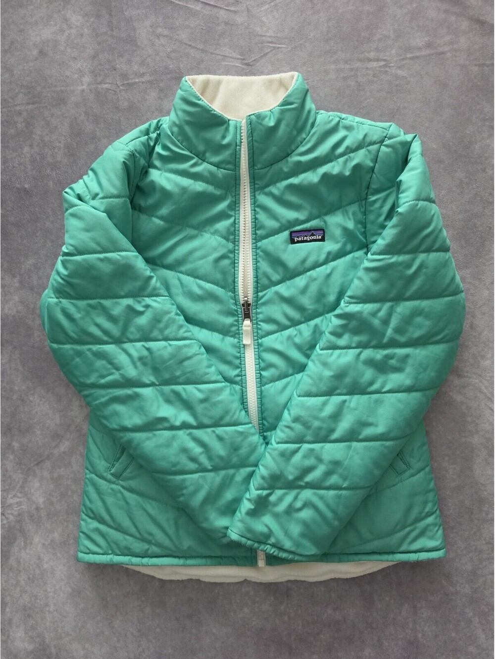 SKU0145 Patagonia Women's XS Reversible Insulated Puffer Jacket Green Full Zip.